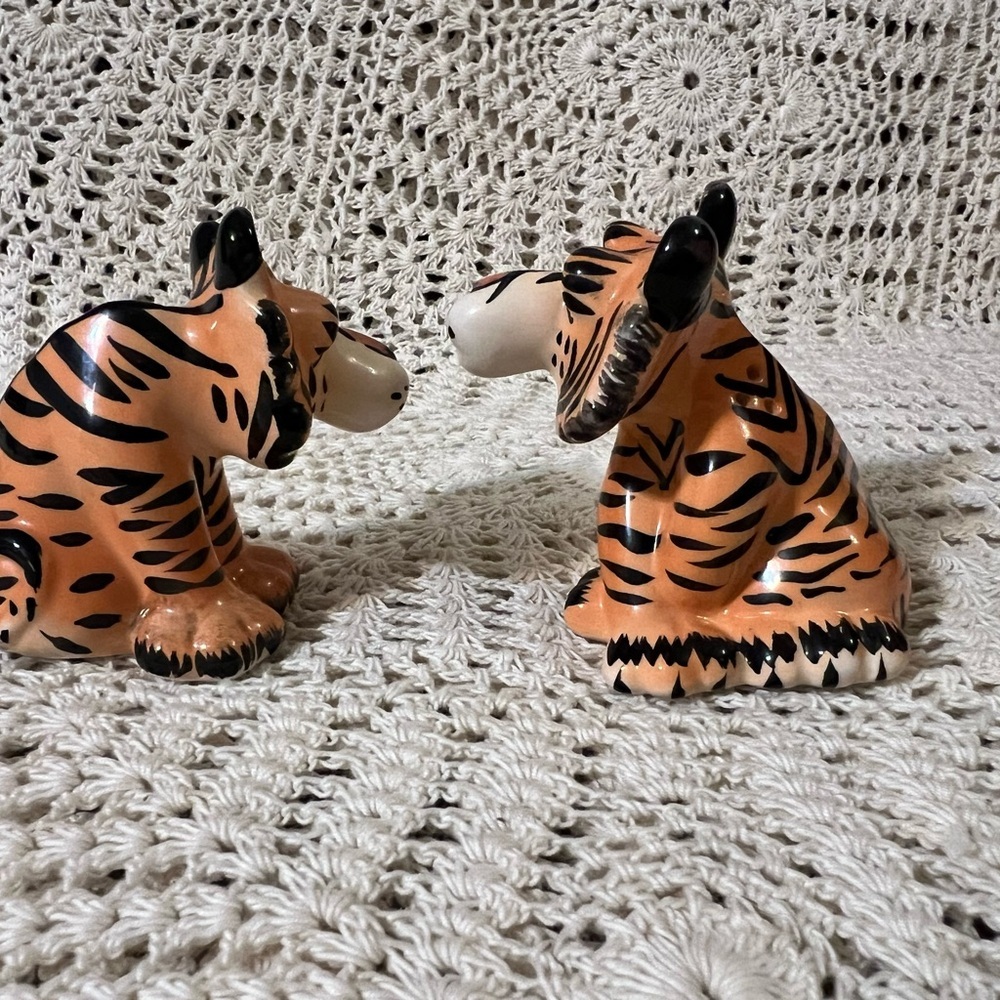 Lynda Corneille Ark Safari Vtg Tigers
Salt & Pepper Shakers NWOT - Picture 3 of 6